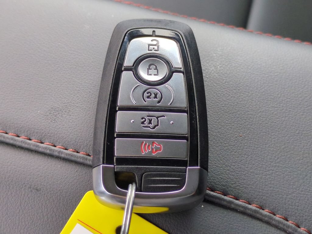 Certified 2025 Ford Expedition Active AWD/4WD image 32