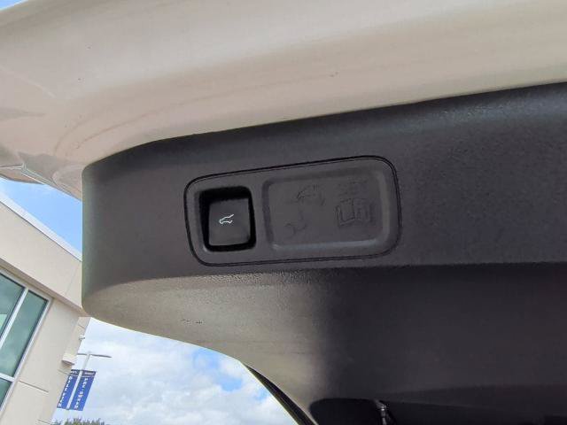 Certified 2023 Ford Expedition Max XLT RWD image 17