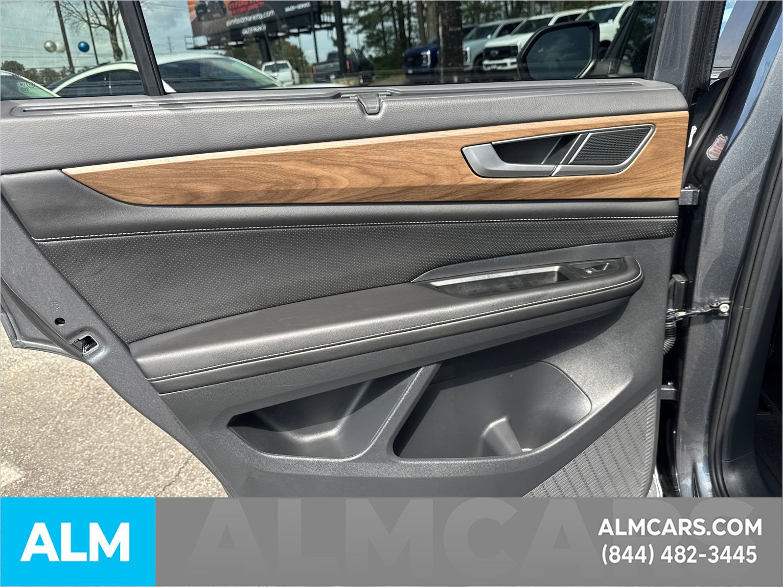 Used 2025 Volkswagen Atlas SE FWD image 29