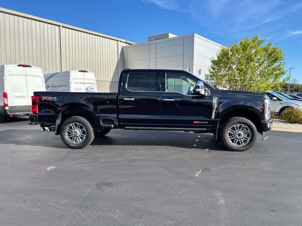 Certified 2025 Ford F350 Platinum w/ Platinum Plus Package AWD/4WD image 5