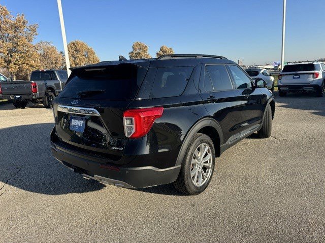 Certified 2023 Ford Explorer XLT w/ Equipment Group 202A image 4