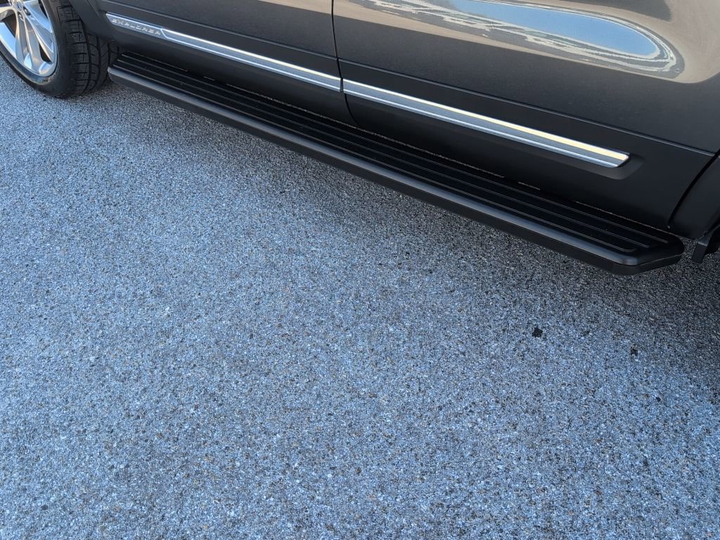 Certified 2018 Ford Explorer XLT w/ Equipment Group 202A image 15