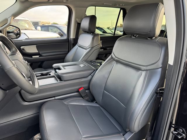 Certified 2025 Ford Expedition Active AWD/4WD image 14