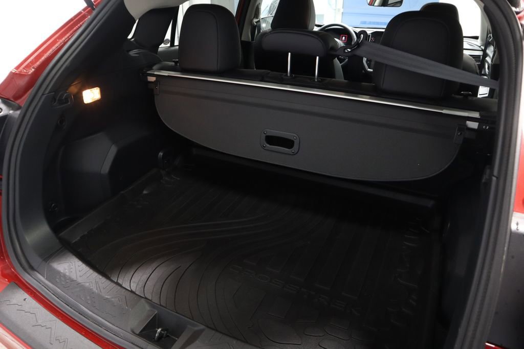 Used 2025 Subaru Crosstrek 2.5i Limited w/ Crosstrek Mirror Package image 17