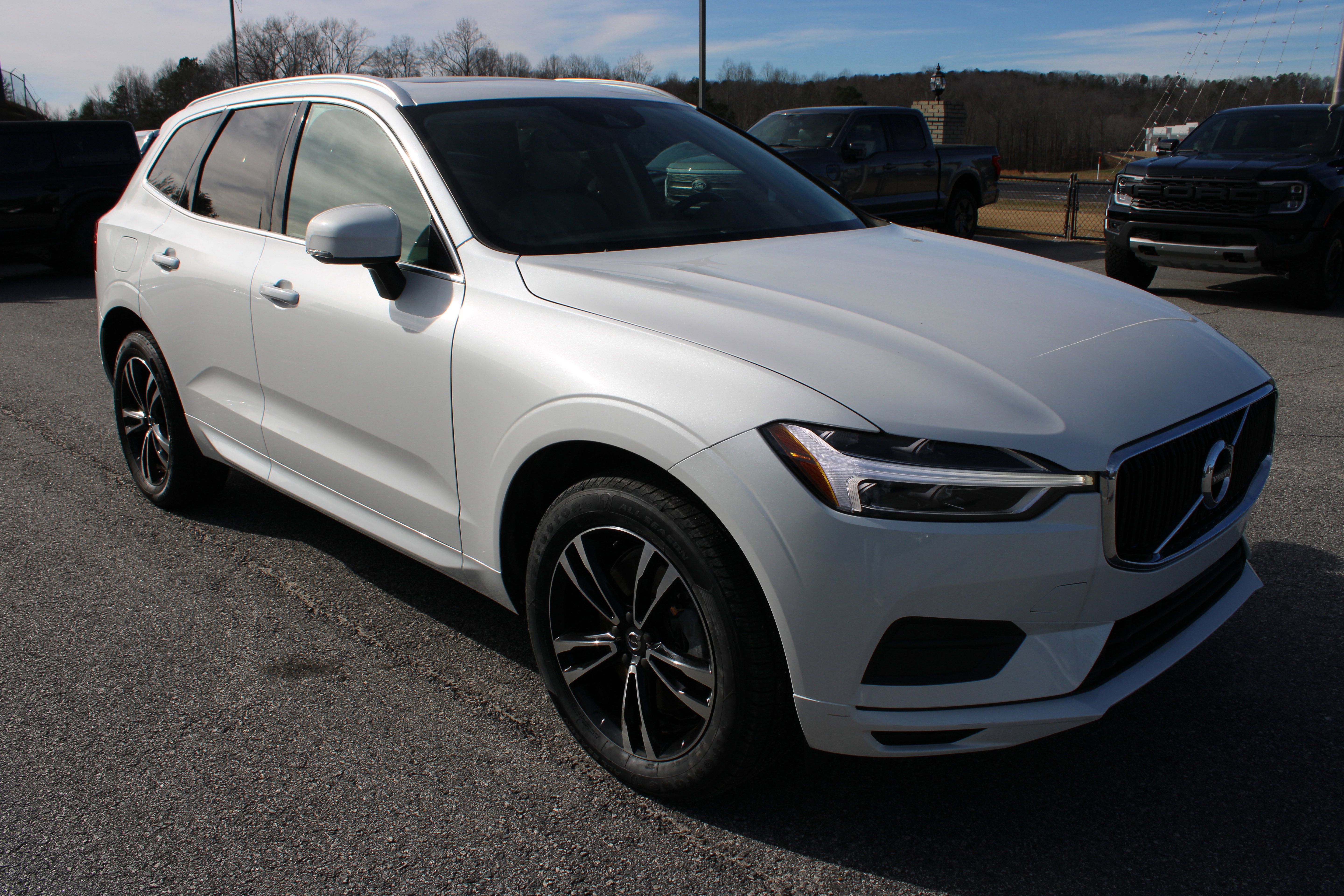 Used 2018 Volvo XC60 T6 Momentum w/ Protection Package Premier image 7