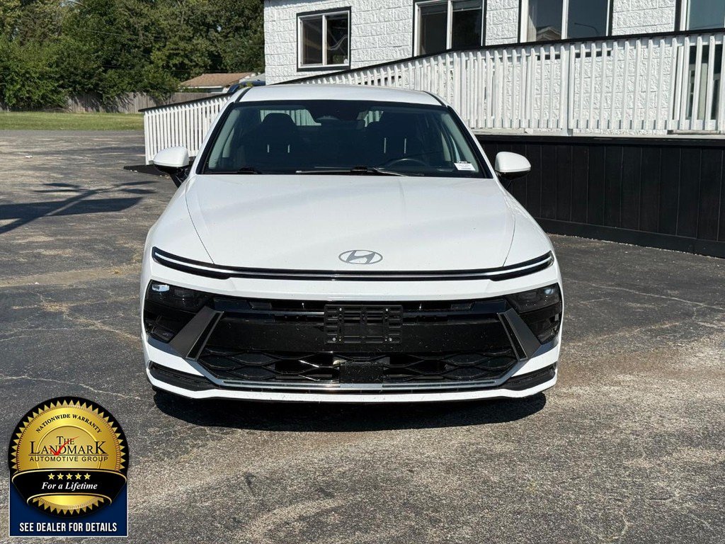 Used 2025 Hyundai Sonata SEL FWD image 2