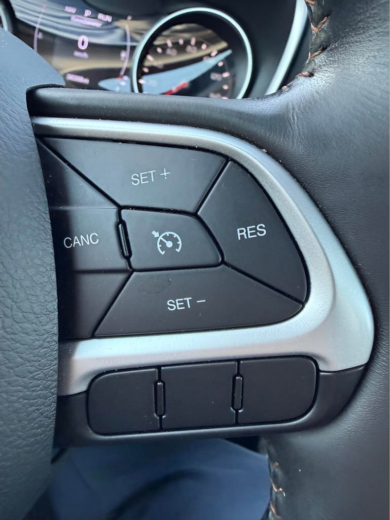 Used 2019 Jeep Compass Latitude w/ Cold Weather Group image 25