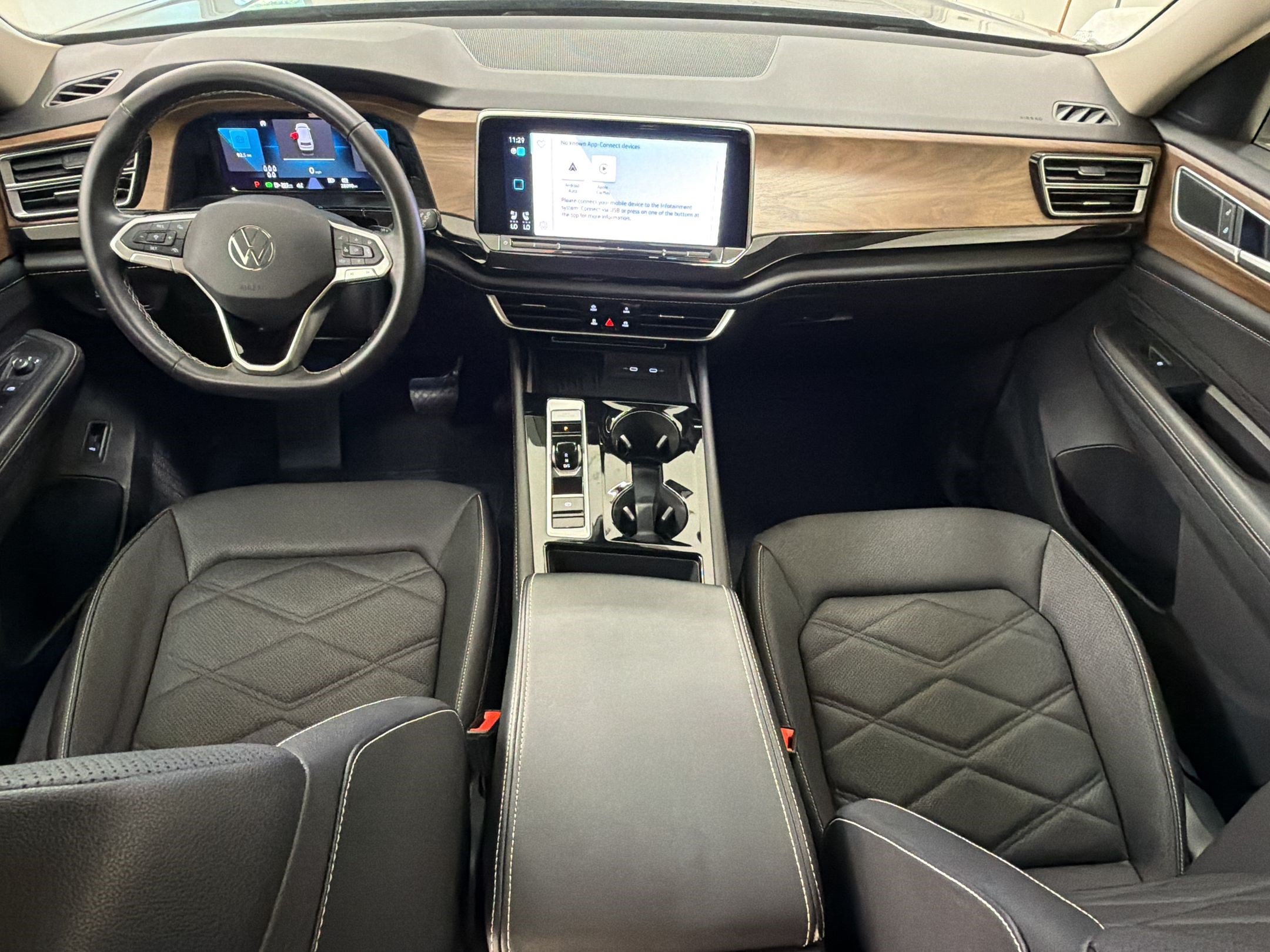 Used 2025 Volkswagen Atlas SE FWD image 15