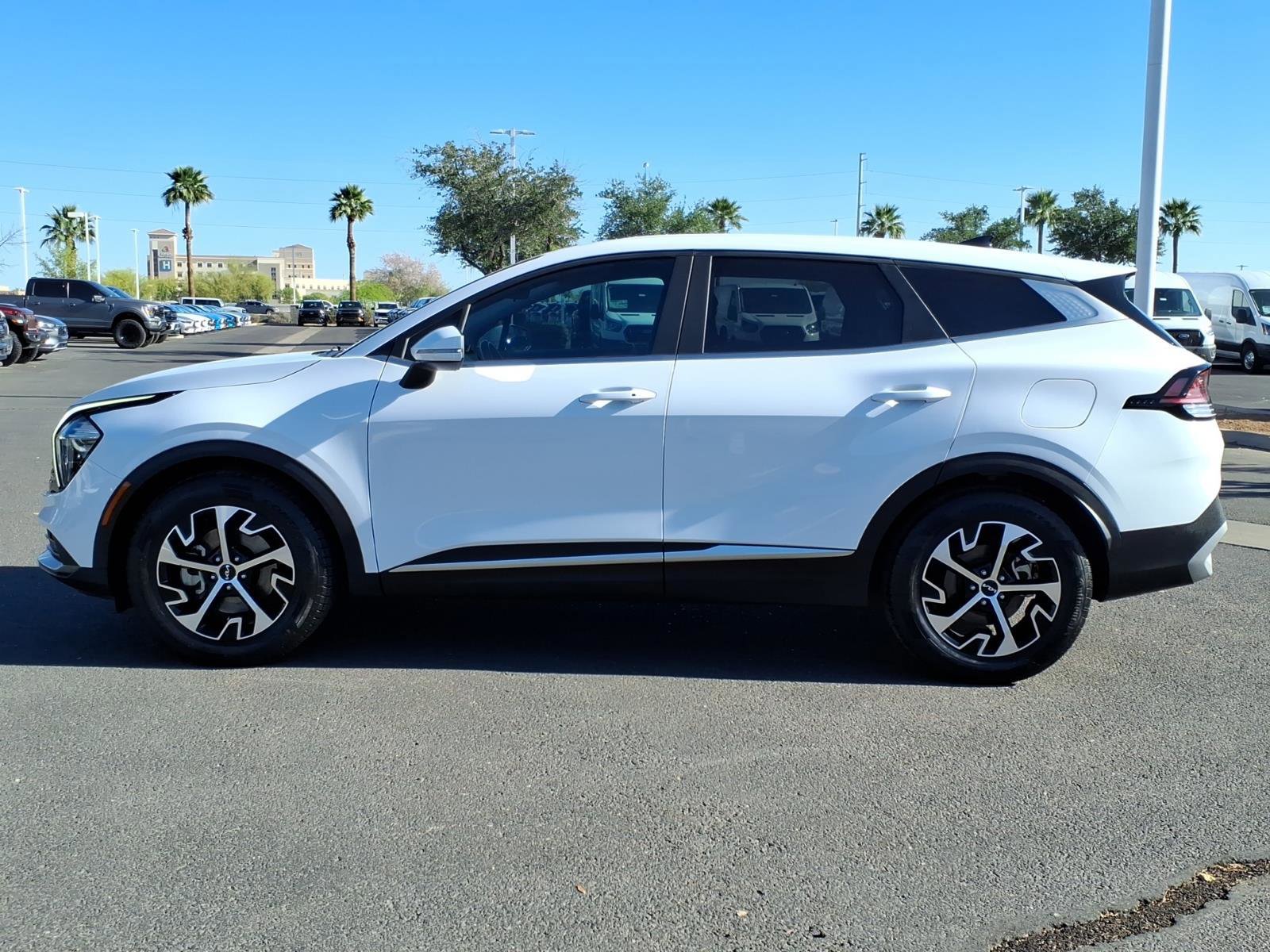 Used 2023 Kia Sportage EX image 6