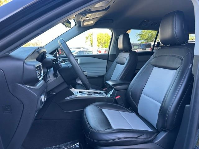 Certified 2022 Ford Explorer XLT w/ Equipment Group 202A image 13