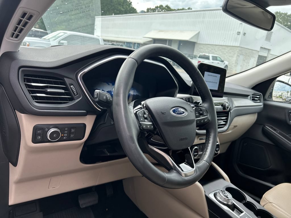 Certified 2021 Ford Escape Titanium FWD image 10