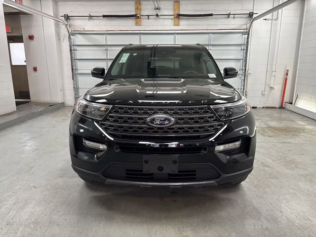Certified 2023 Ford Explorer XLT w/ Equipment Group 202A image 3