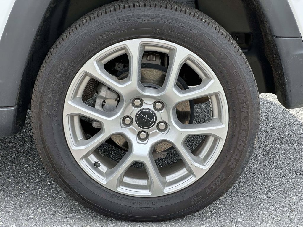 Used 2025 Jeep Compass Limited AWD/4WD image 8
