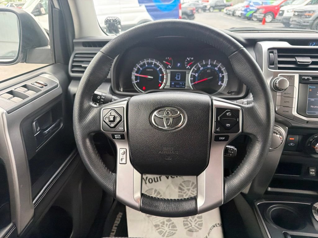 Used 2018 Toyota 4Runner SR5 AWD/4WD image 18