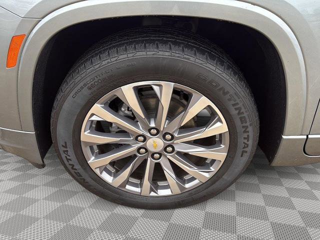 Used 2023 Chevrolet Traverse Premier image 9