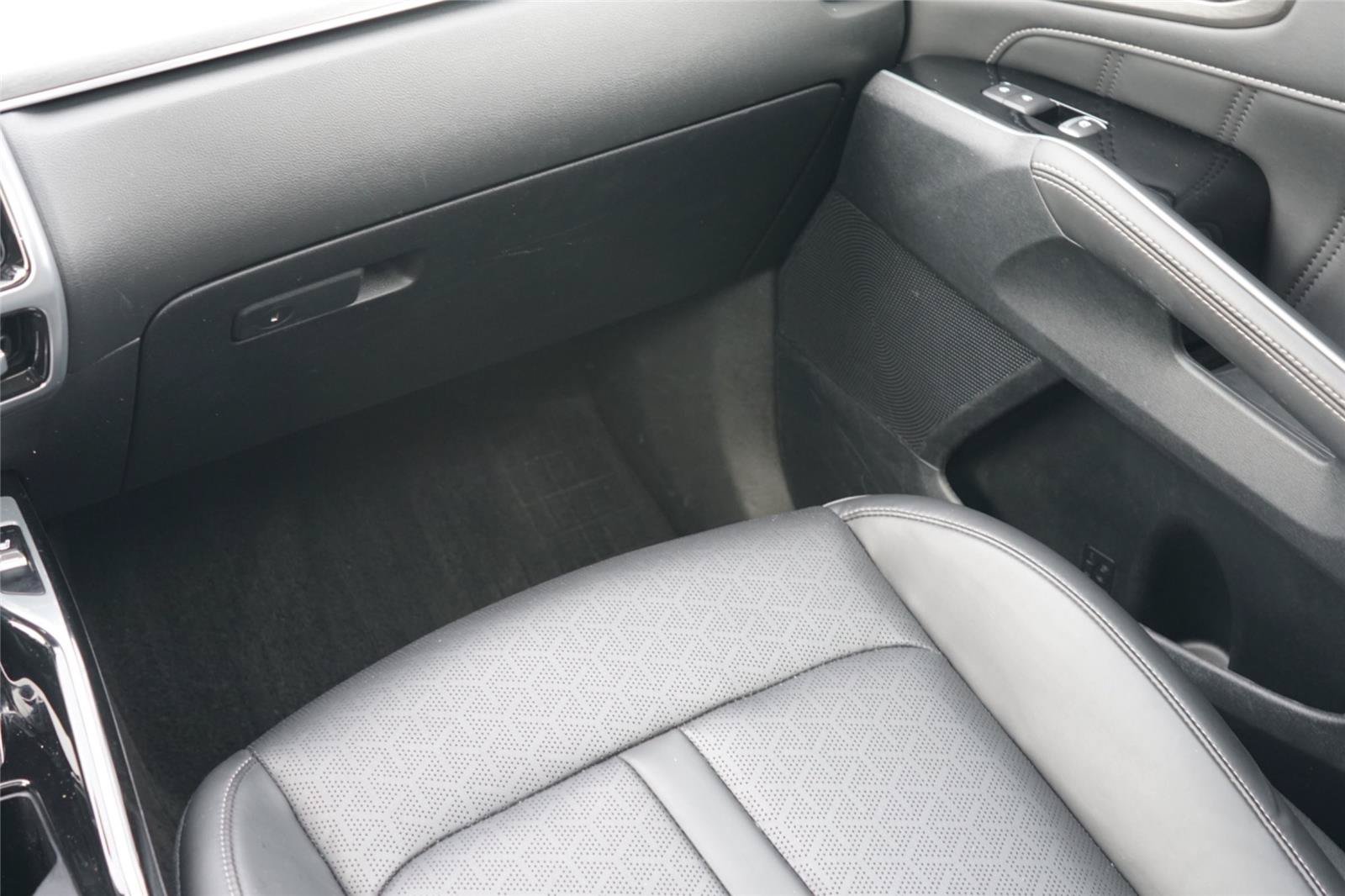 Used 2023 Kia Sorento SX AWD/4WD image 27