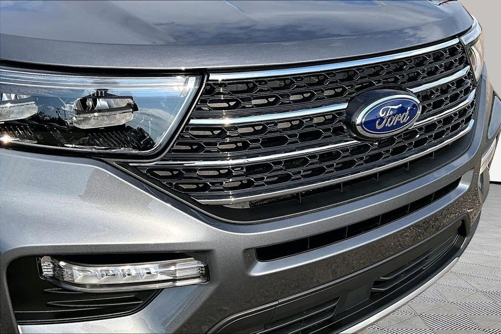 Certified 2024 Ford Explorer XLT w/ Equipment Group 202A AWD/4WD image 29