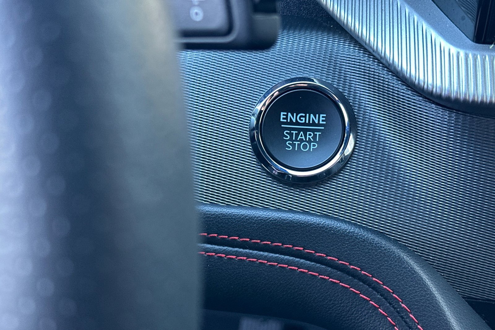 Certified 2025 Ford Explorer ST-Line w/ ST-Line Street Pack image 25