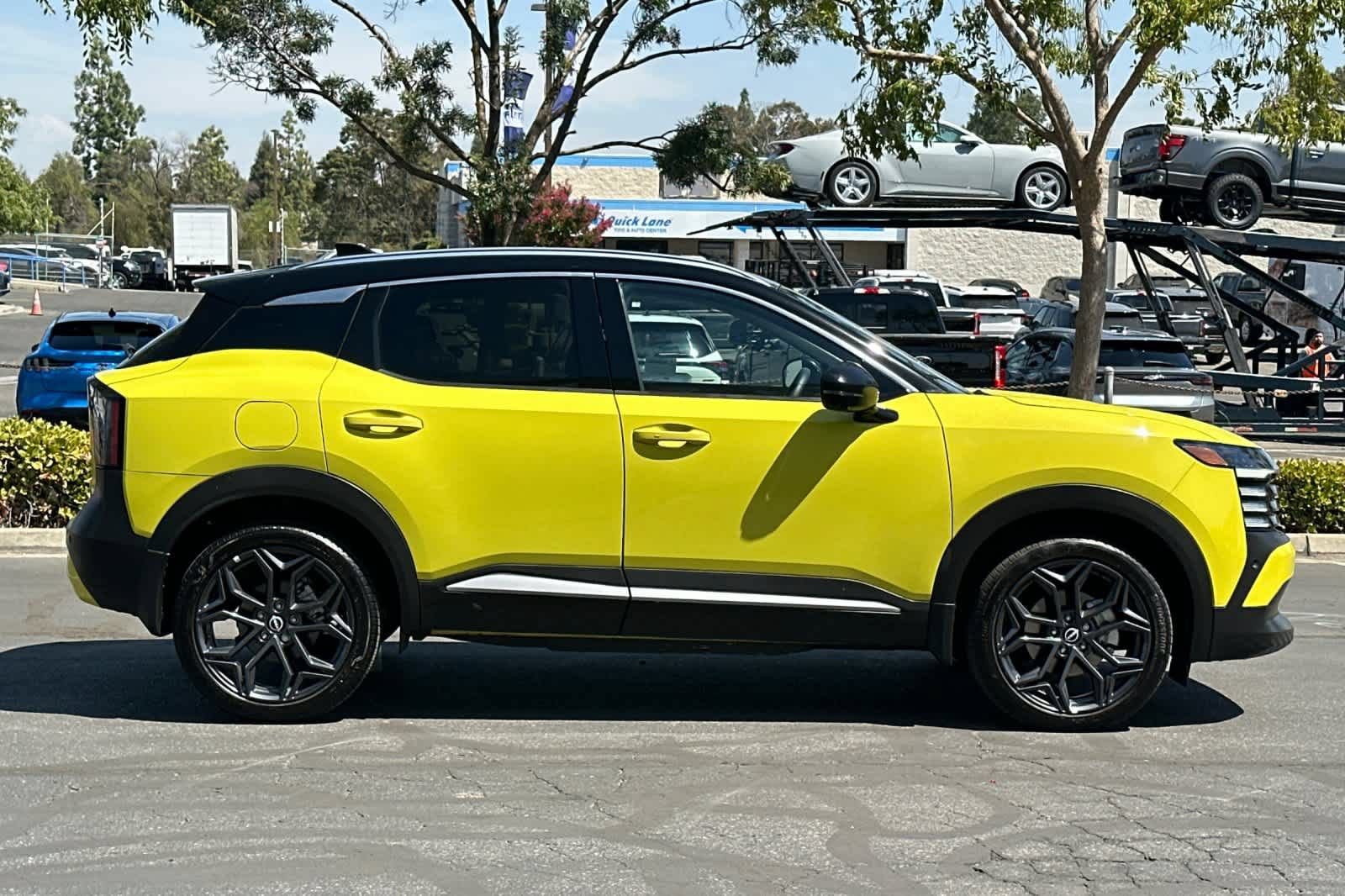 Used 2025 Nissan Kicks SR AWD/4WD image 9