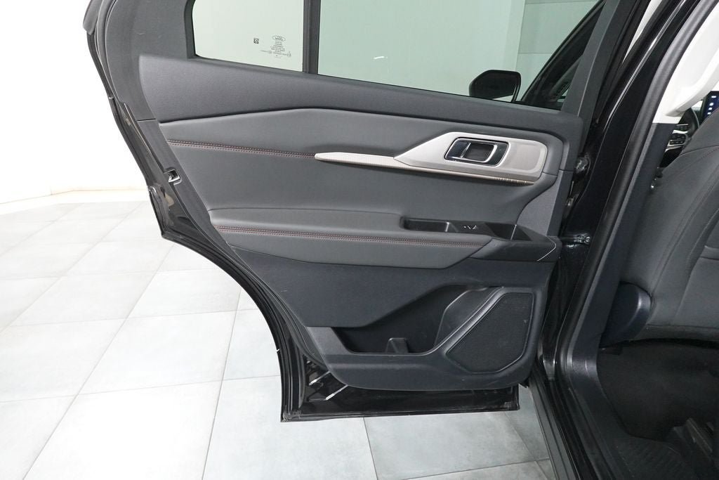 Certified 2025 Ford Explorer Active w/ Active Comfort Package AWD/4WD image 26
