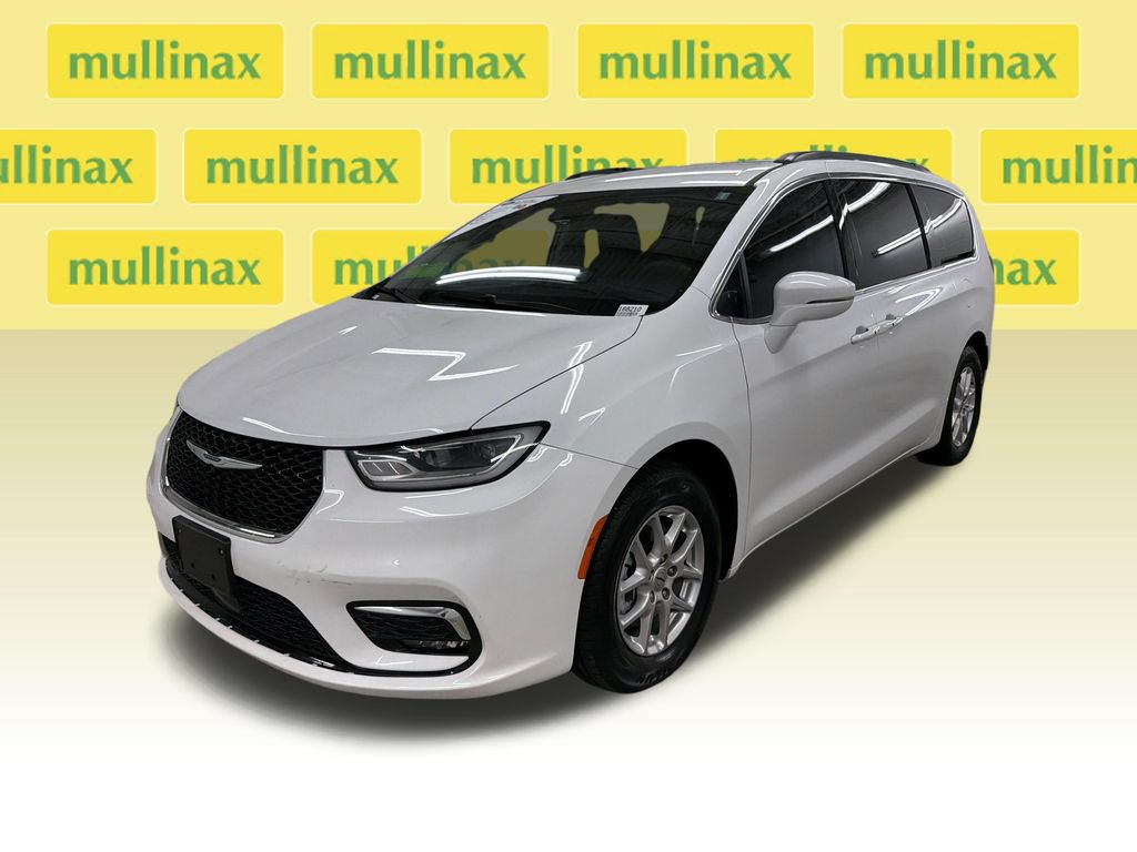 Used 2022 Chrysler Pacifica Touring-L FWD image 14