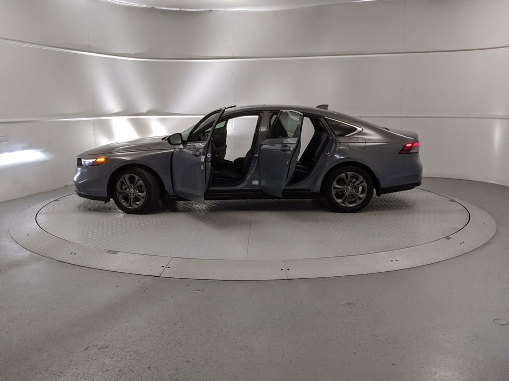 Used 2023 Honda Accord EX-L image 11