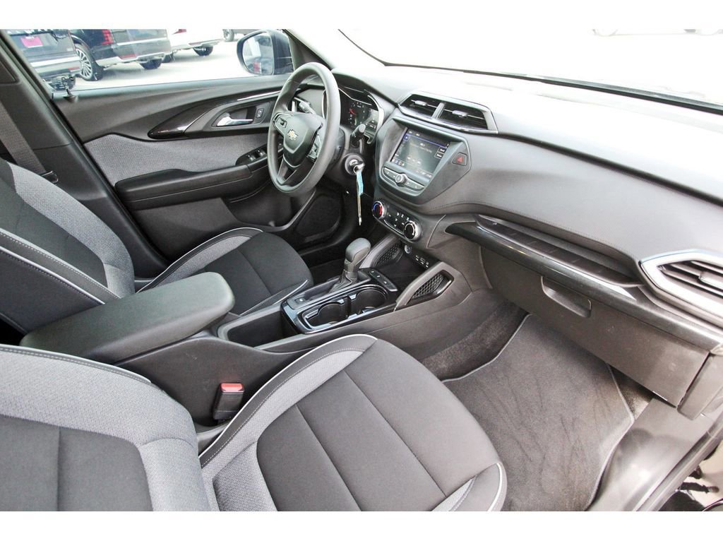 Used 2023 Chevrolet TrailBlazer LS image 29