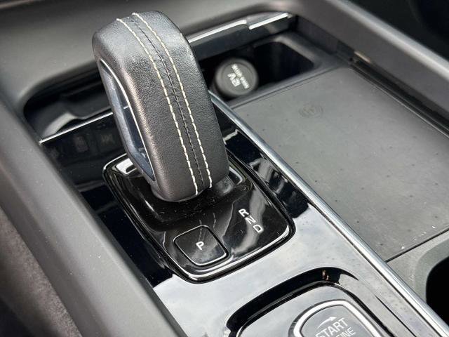 Used 2022 Volvo XC60 B5 R-Design w/ Advanced Package image 28