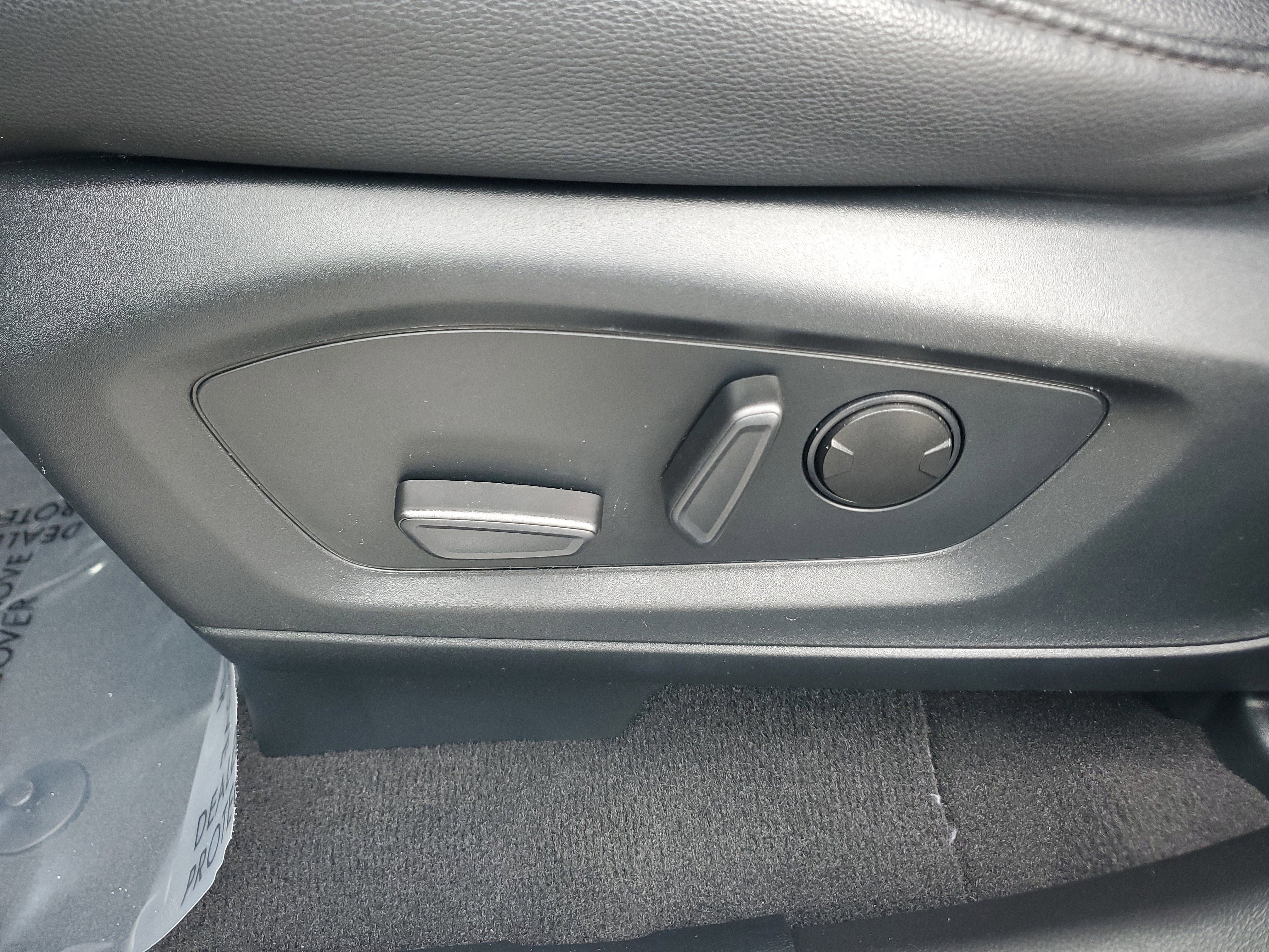 Certified 2023 Ford Explorer ST-Line w/ Class IV Trailer Tow Package image 12