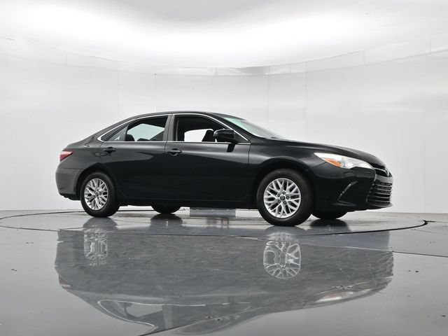 Used 2017 Toyota Camry LE FWD image 35
