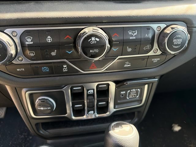 Used 2024 Jeep Wrangler Unlimited Sahara AWD/4WD image 8