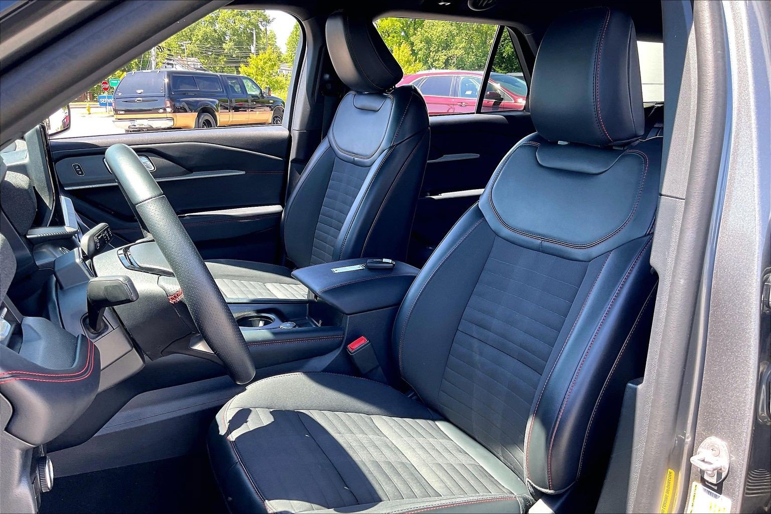 Certified 2025 Ford Explorer ST-Line w/ ST-Line Street Pack AWD/4WD image 24