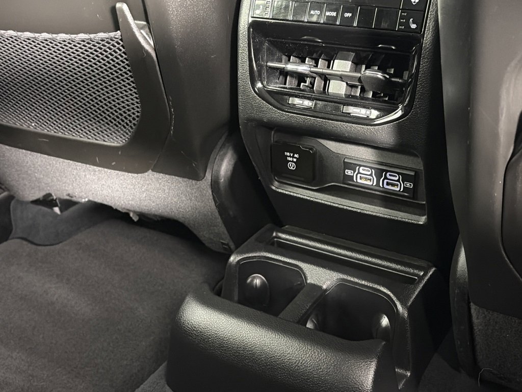 Used 2023 Jeep Grand Cherokee L Limited image 29