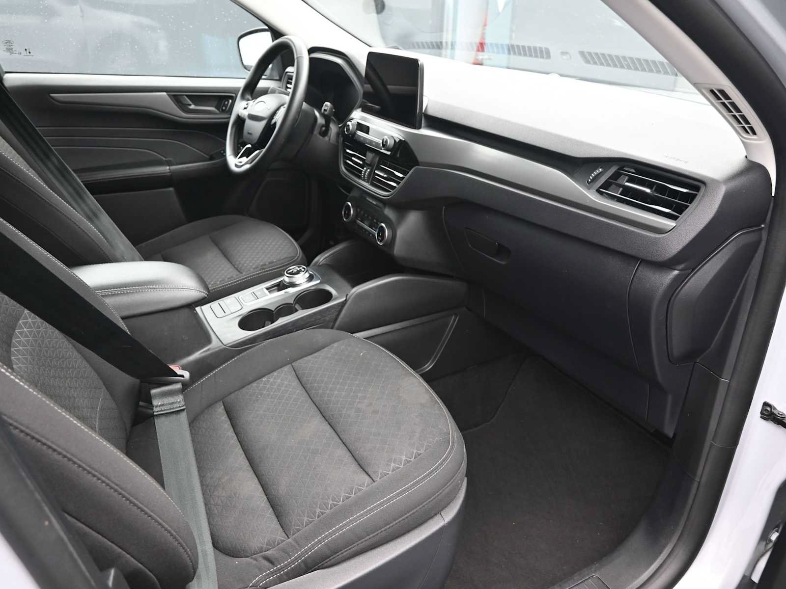 Certified 2025 Ford Escape Active w/ Cold Weather Package FWD image 10