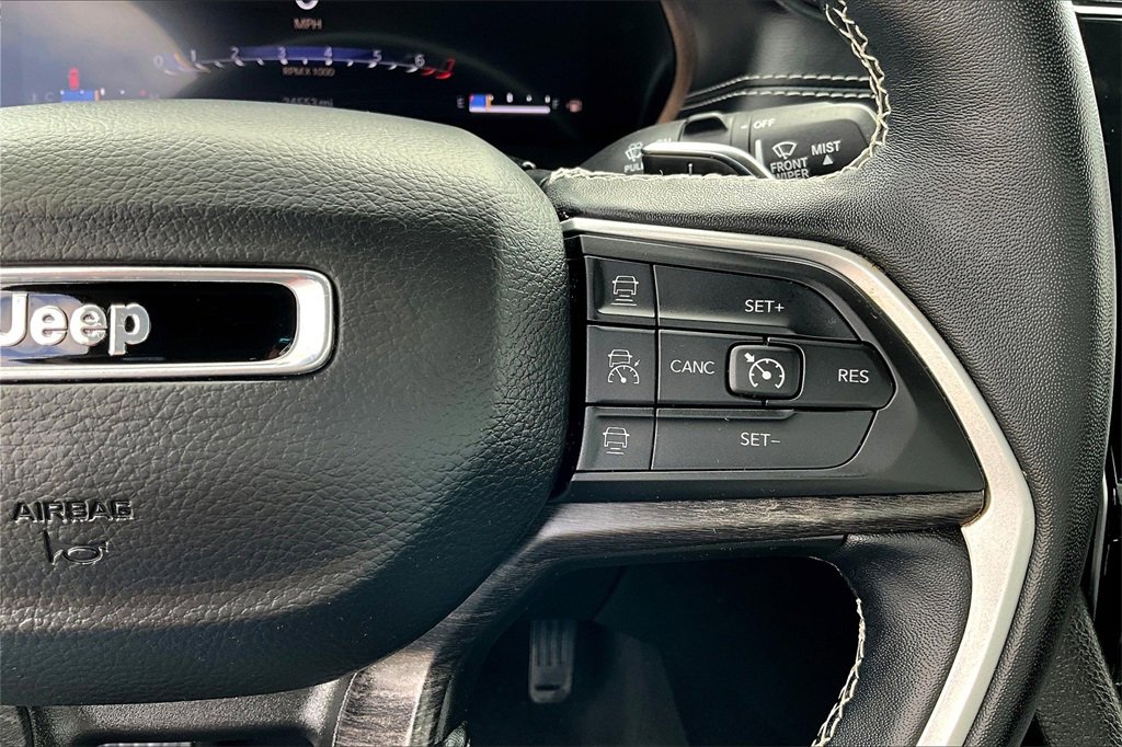 Used 2022 Jeep Grand Cherokee L Limited image 19