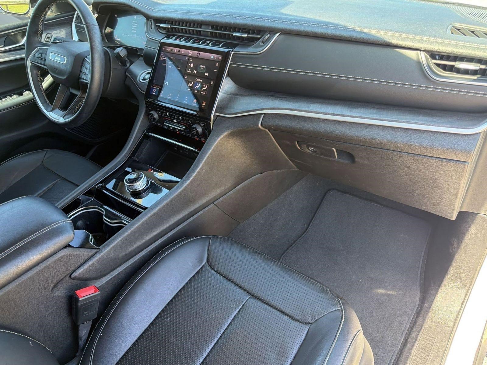 Used 2022 Jeep Grand Cherokee L Limited w/ Luxury Tech Group II RWD image 28