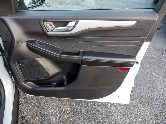 Certified 2025 Ford Escape Platinum AWD/4WD image 31