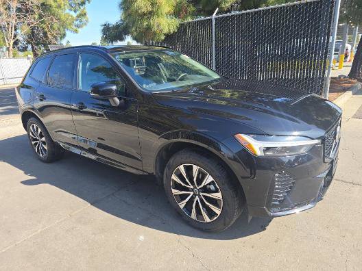 Used 2025 Volvo XC60 B5 Plus image 3