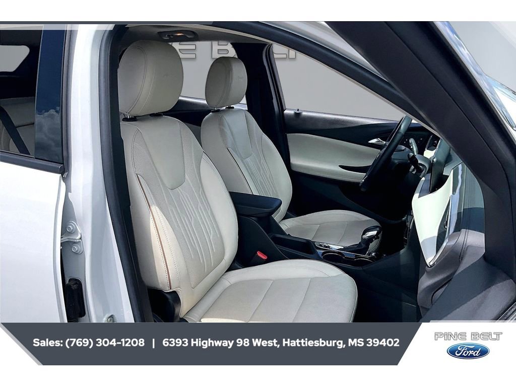 Used 2024 Buick Encore GX Avenir w/ Avenir Technology Package FWD image 6
