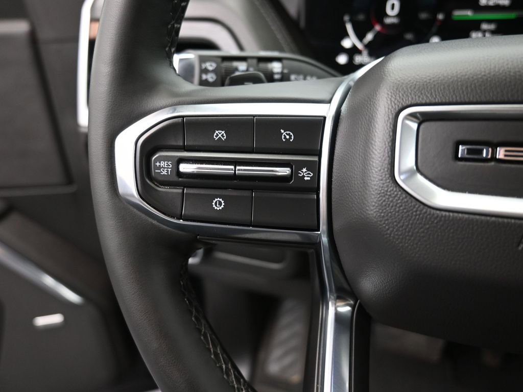 Used 2025 GMC Yukon Denali image 3