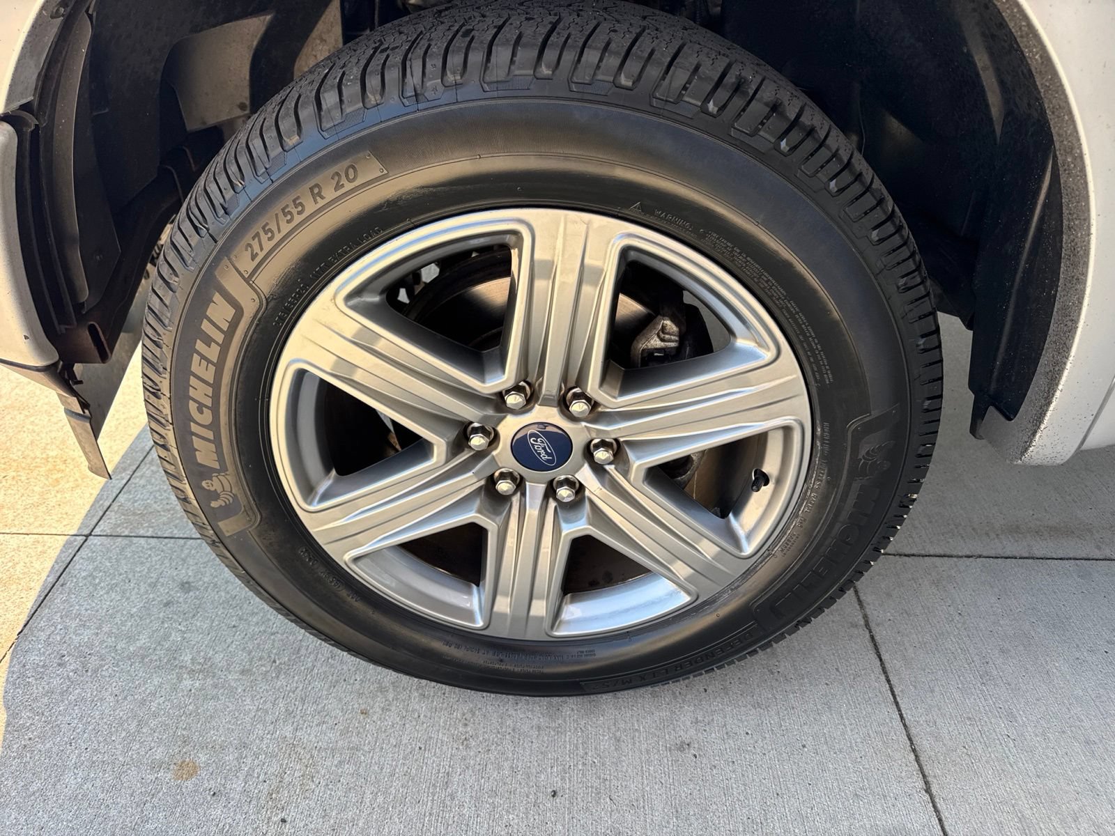 Certified 2019 Ford F150 Lariat w/ Equipment Group 502A Luxury AWD/4WD image 19