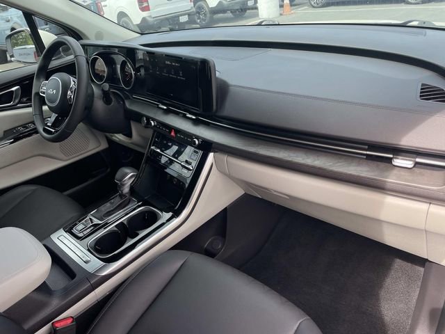 Used 2024 Kia Carnival EX image 36