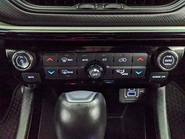 Used 2025 Jeep Compass Trailhawk AWD/4WD image 9