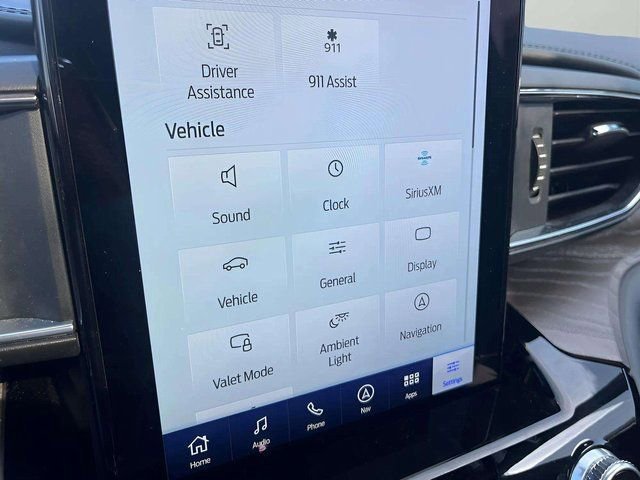 Certified 2023 Ford Explorer Platinum w/ Premium Technology Package image 32