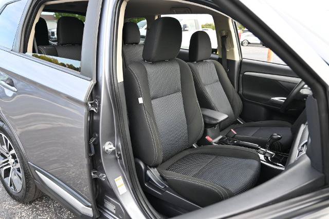 Used 2018 Mitsubishi Outlander ES FWD image 22