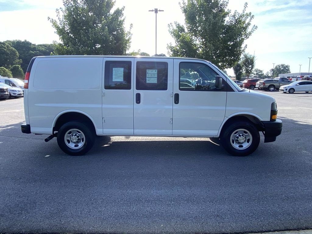 Used 2021 Chevrolet Express 2500 w/ Driver Convenience Package RWD video 2