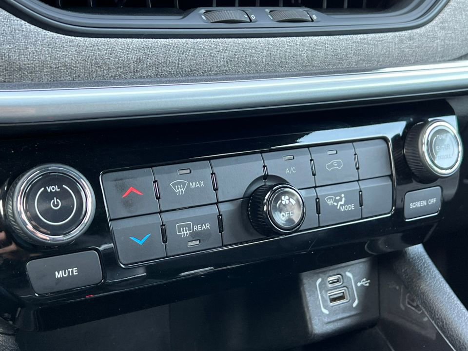 Used 2024 Jeep Compass Latitude AWD/4WD image 26