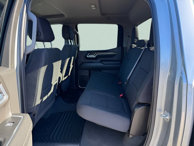 Used 2025 Chevrolet Silverado 1500 LT AWD/4WD image 4