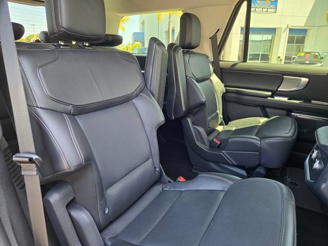 Certified 2025 Ford Expedition Platinum AWD/4WD image 13