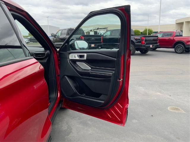 Certified 2020 Ford Explorer ST w/ Premium Technology Package AWD/4WD image 22